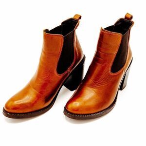 Wera of Stockholm Leather Chelsea Heel Boot Size 6